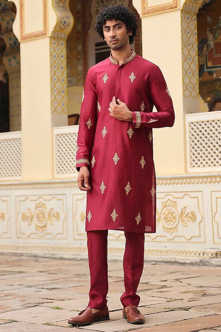 Maroon Silk Tencel Zari Embroidered Kurta Set by Niti Bothra Men at Pernia's Pop Up Shop