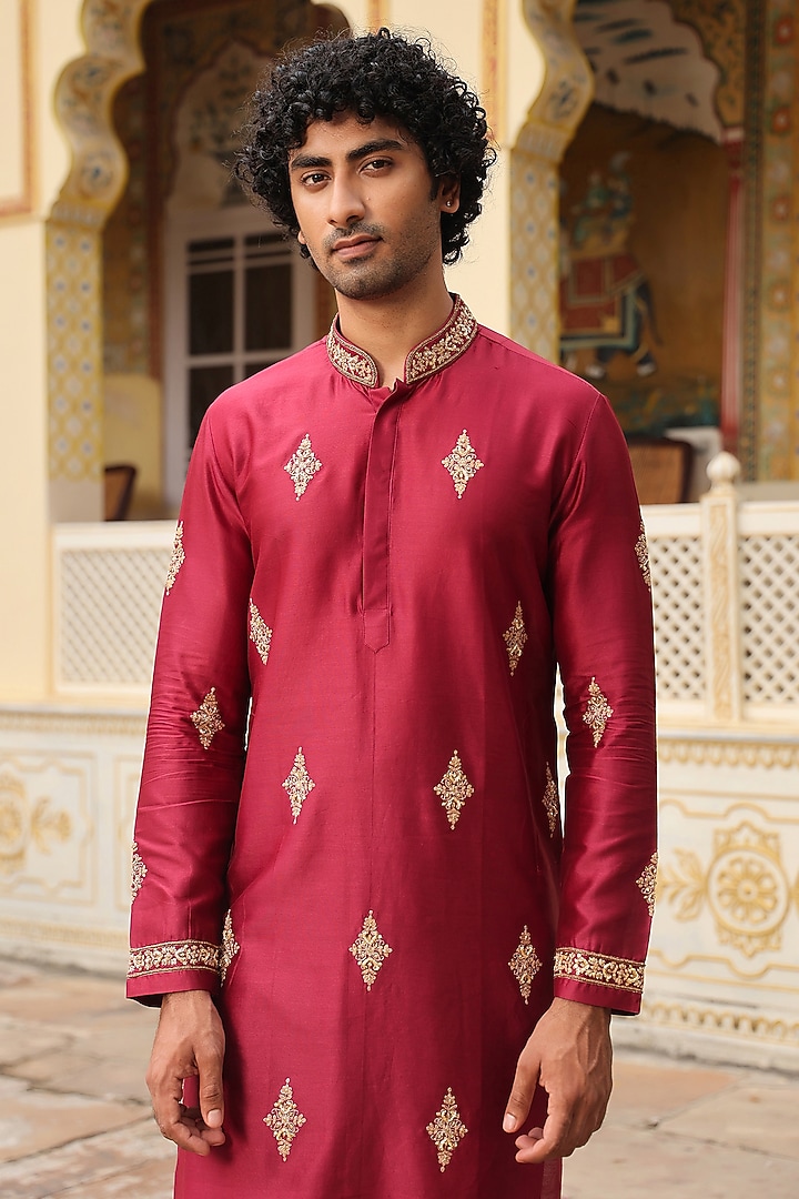 Maroon Silk Tencel Zari Embroidered Kurta Set by Niti Bothra Men at Pernia's Pop Up Shop