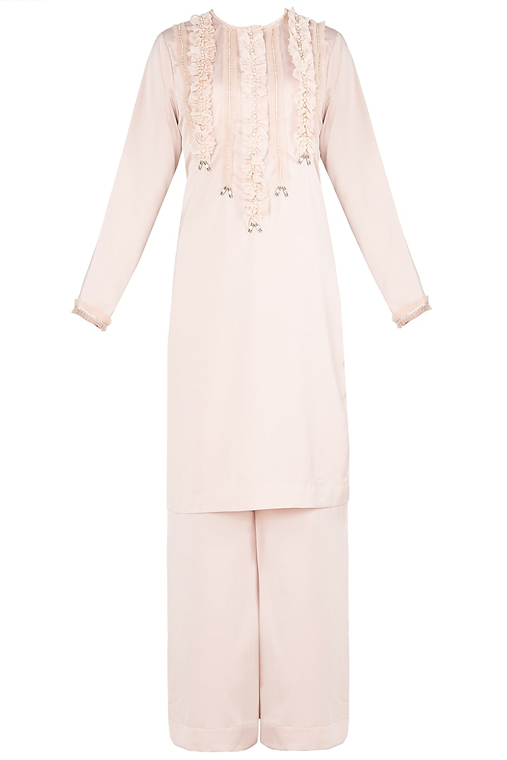 Peach embroidered kurta set available only at Pernia's Pop Up Shop. 2023