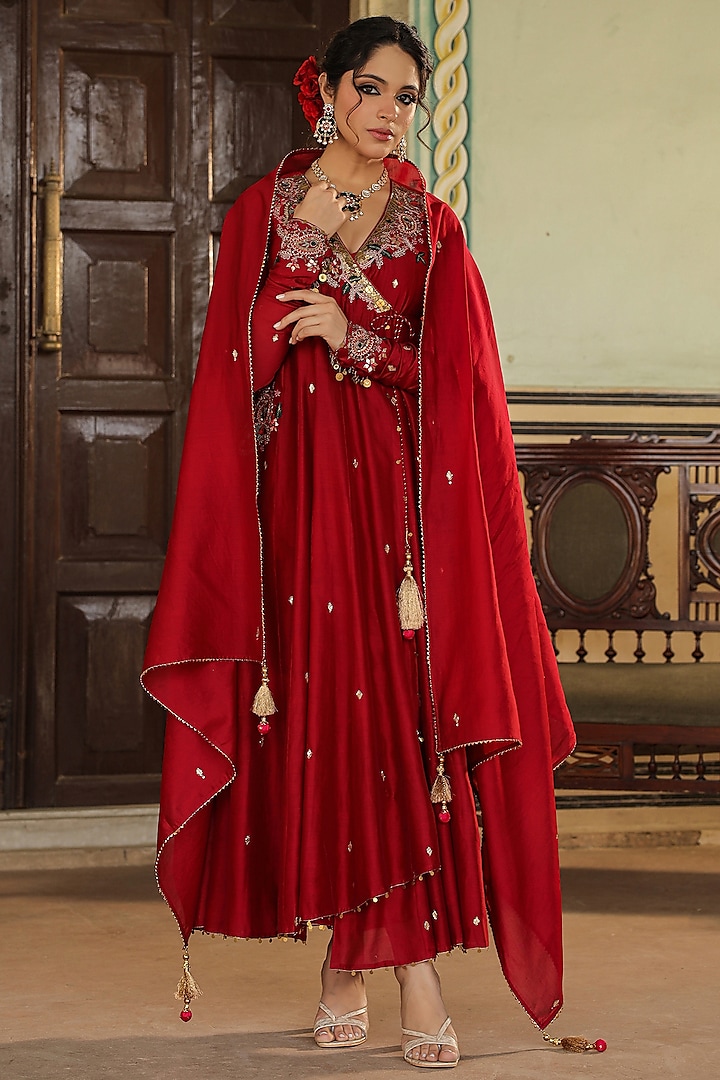Maroon Silk Chanderi Resham Embroidered Angrakha Set by Niti Bothra at Pernia's Pop Up Shop