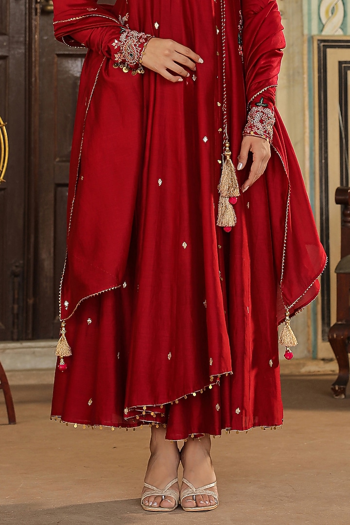 Maroon Silk Chanderi Resham Embroidered Angrakha Set by Niti Bothra at Pernia's Pop Up Shop