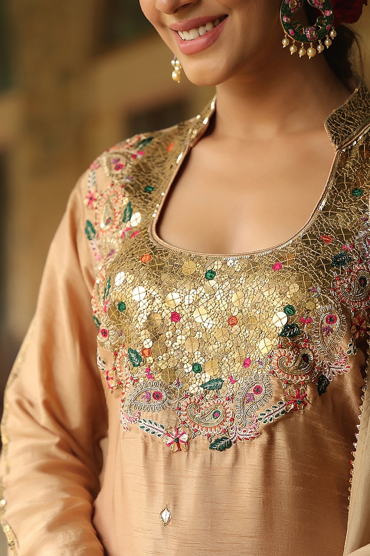 Ivory Silk Resham Embroidered Kurta Set by Niti Bothra at Pernia's Pop Up Shop