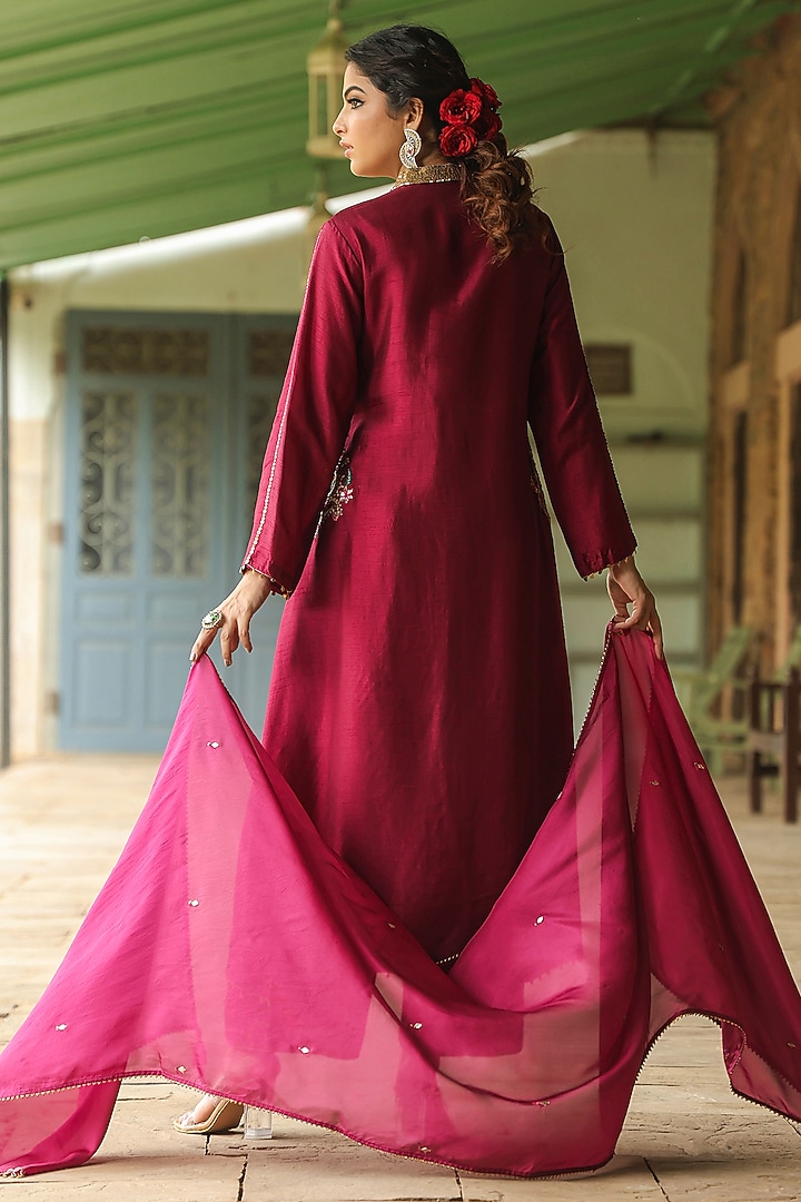 Wine Silk Resham Embroidered Kurta Set by Niti Bothra at Pernia's Pop Up Shop
