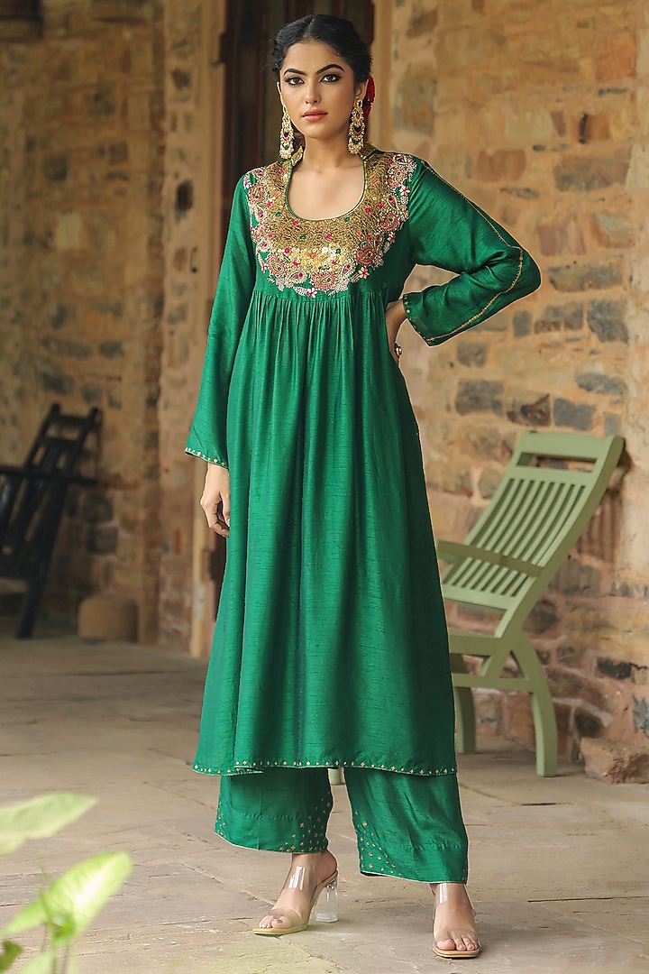 Green Silk Resham Embroidered Kurta Set by Niti Bothra at Pernia's Pop Up Shop