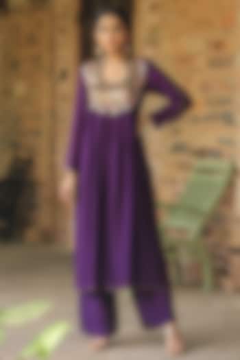Purple Silk Resham Embroidered Kurta Set by Niti Bothra at Pernia's Pop Up Shop