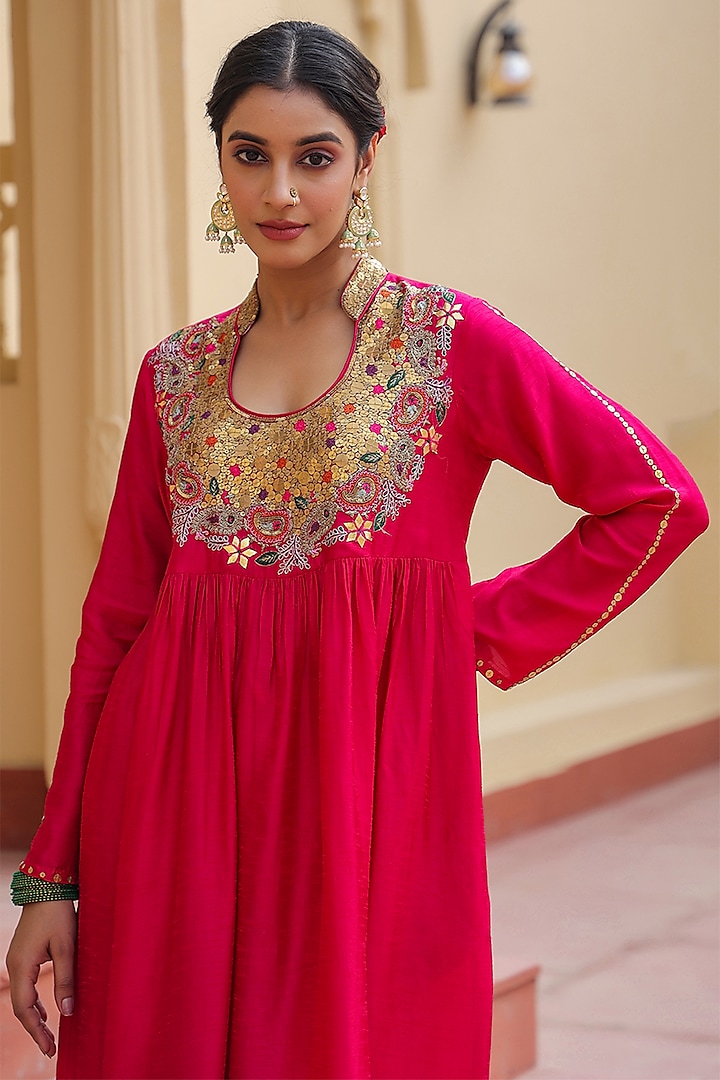 Pink Silk Resham Embroidered Kurta Set by Niti Bothra at Pernia's Pop Up Shop