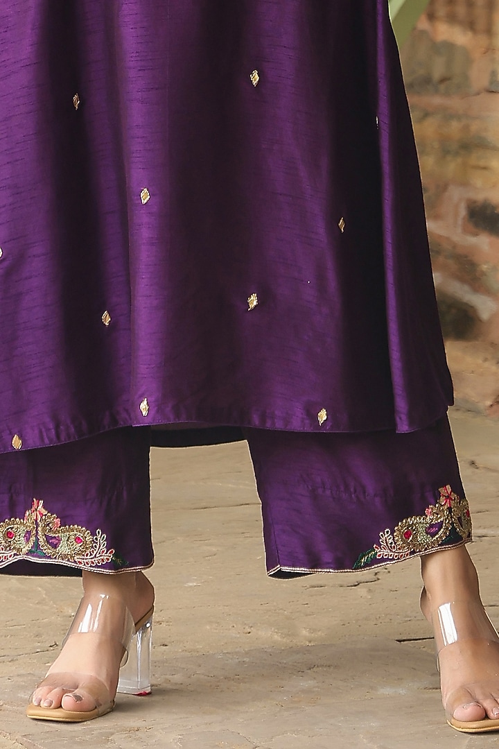 Purple Silk Resham Embroidered Kurta Set by Niti Bothra at Pernia's Pop Up Shop