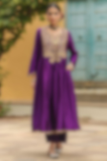 Purple Pure Banarasi Spun Silk Resham Embroidered Kurta Set by Niti Bothra at Pernia's Pop Up Shop