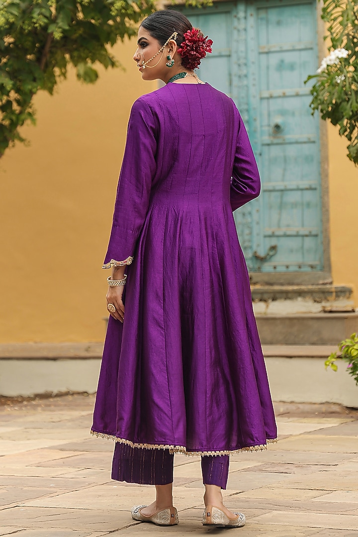 Purple Pure Banarasi Spun Silk Resham Embroidered Kurta Set by Niti Bothra at Pernia's Pop Up Shop