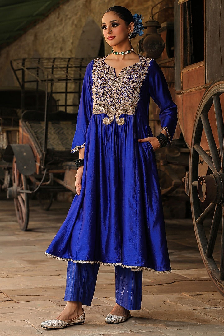 Blue Pure Banarasi Spun Silk Resham Embroidered Kurta Set by Niti Bothra at Pernia's Pop Up Shop