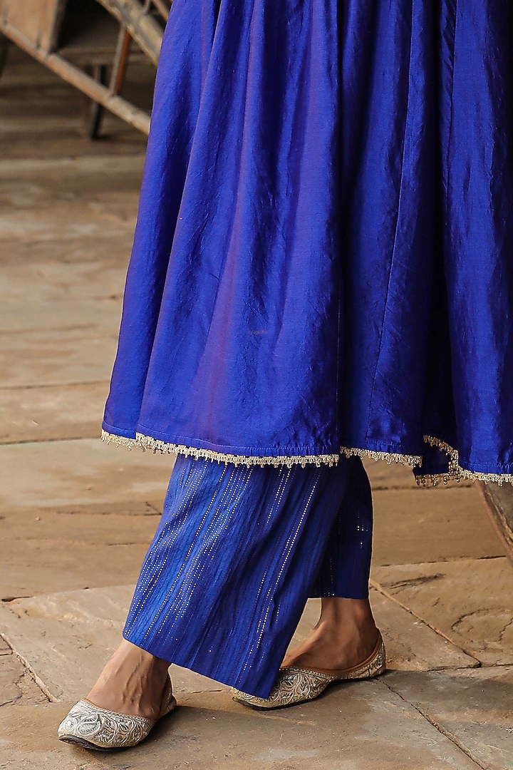 Blue Pure Banarasi Spun Silk Resham Embroidered Kurta Set by Niti Bothra at Pernia's Pop Up Shop