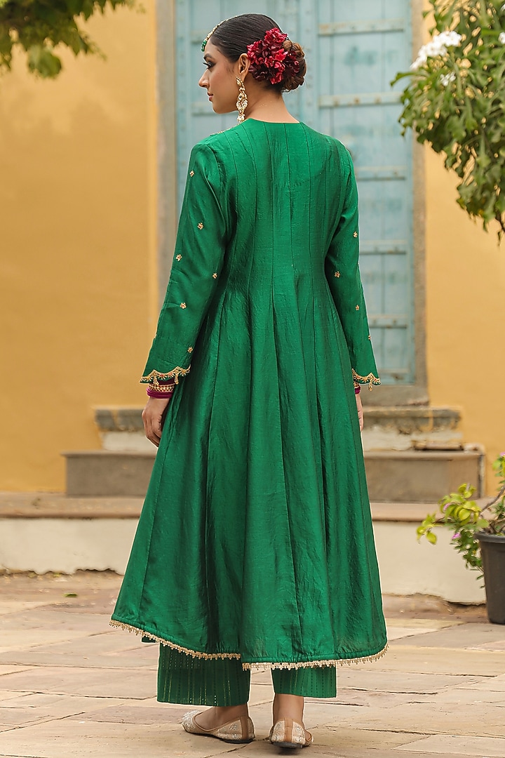 Green Pure Banarasi Spun Silk Resham Embroidered Kurta Set by Niti Bothra at Pernia's Pop Up Shop