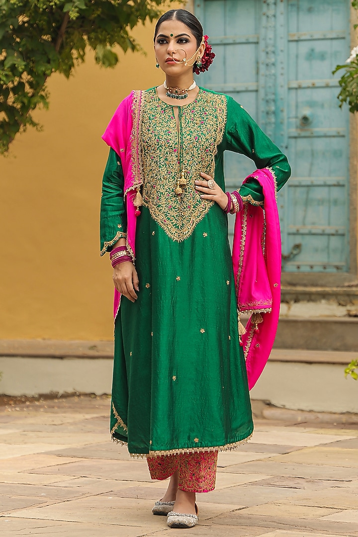 Green Pure Banarasi Spun Silk Resham Embroidered Kurta Set by Niti Bothra at Pernia's Pop Up Shop