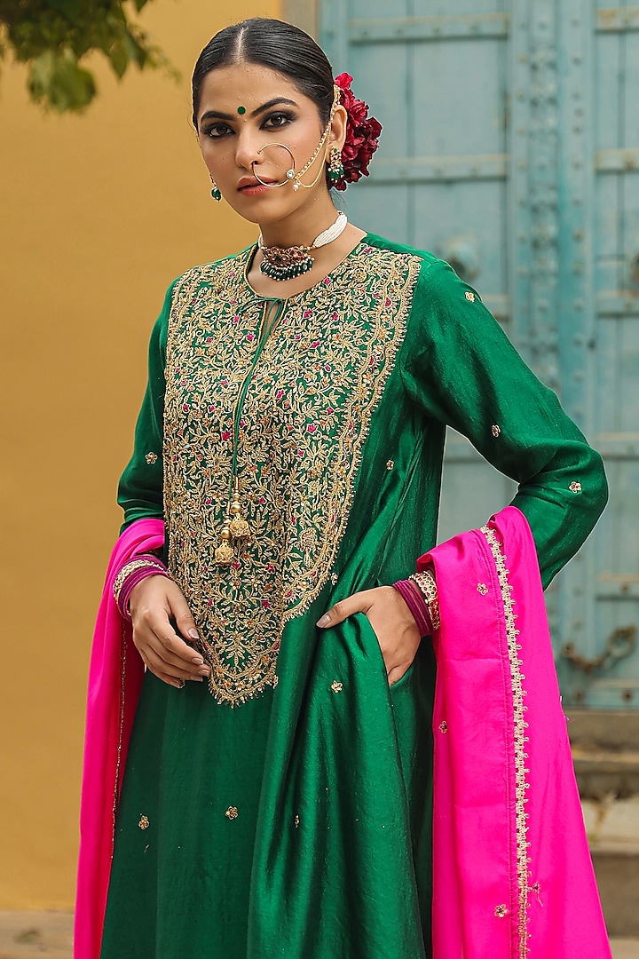 Green Pure Banarasi Spun Silk Resham Embroidered Kurta Set by Niti Bothra at Pernia's Pop Up Shop