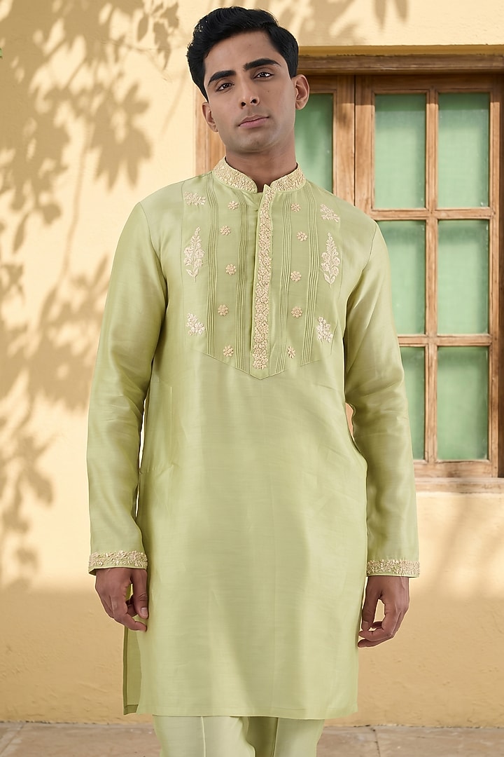 Green Silk Tencel Resham Embroidered Kurta Set by Niti Bothra Men at Pernia's Pop Up Shop