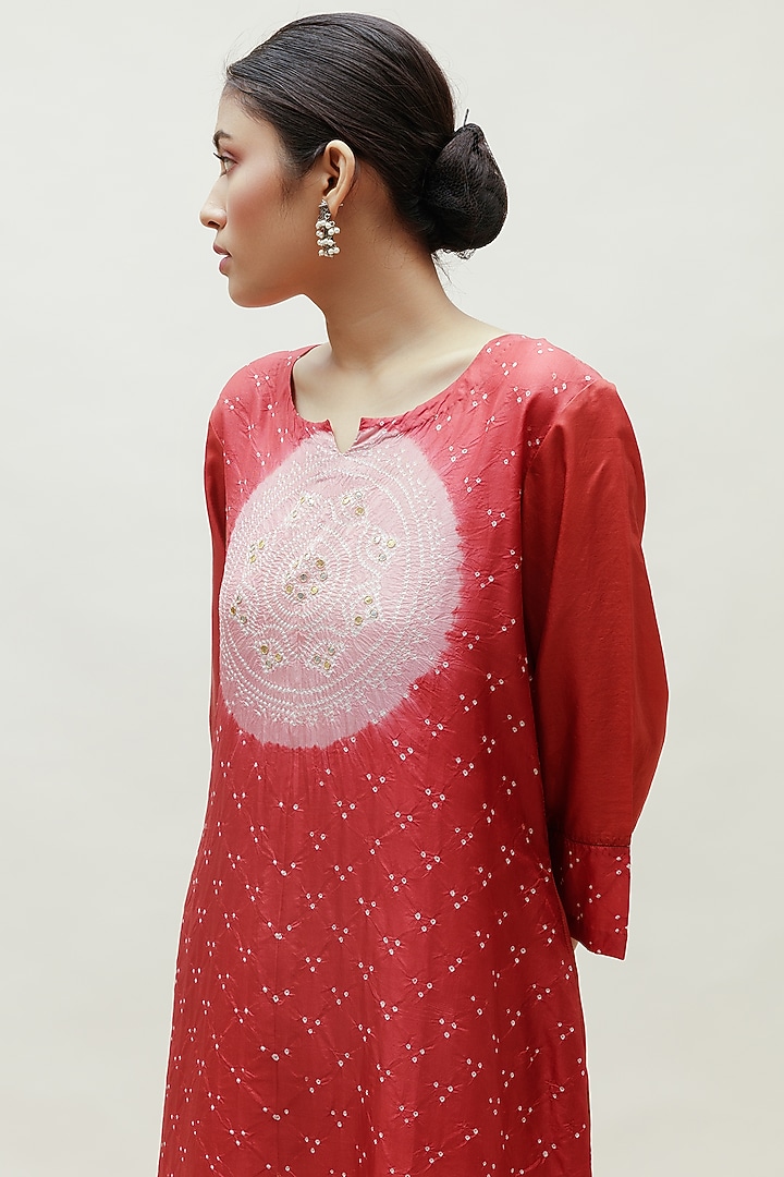 Onion Pink Pure Silk Kurta by Naina Jain at Pernia's Pop Up Shop