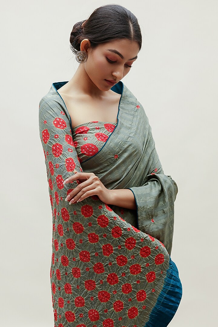Green & Red Bandhani Printed Party Wear Saree Set by Naina Jain at Pernia's Pop Up Shop