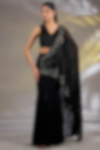 Black Jersey Hand & Machine Embellished Draped Reception Saree Set by Namrata Joshipura at Pernia's Pop Up Shop