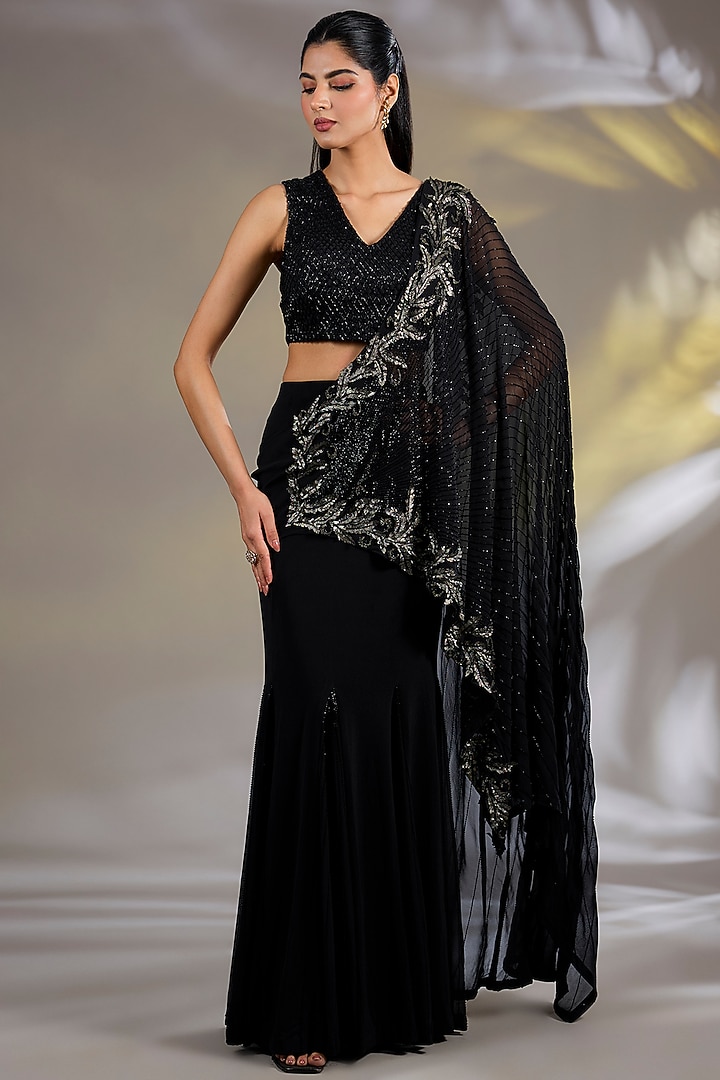 Black Jersey Hand & Machine Embellished Draped Reception Saree Set by Namrata Joshipura at Pernia's Pop Up Shop