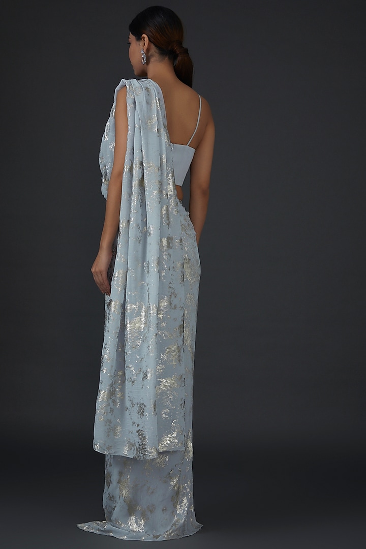 Blue Shimmer Foil Crepe Pleated Wedding Saree Set by Namrata Joshipura at Pernia's Pop Up Shop