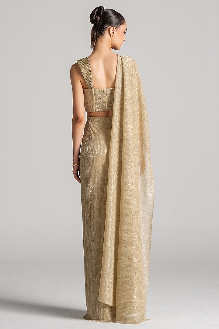 Gold Shimmer Fabric Pleated Draped Wedding Saree Set by Namrata Joshipura at Pernia's Pop Up Shop