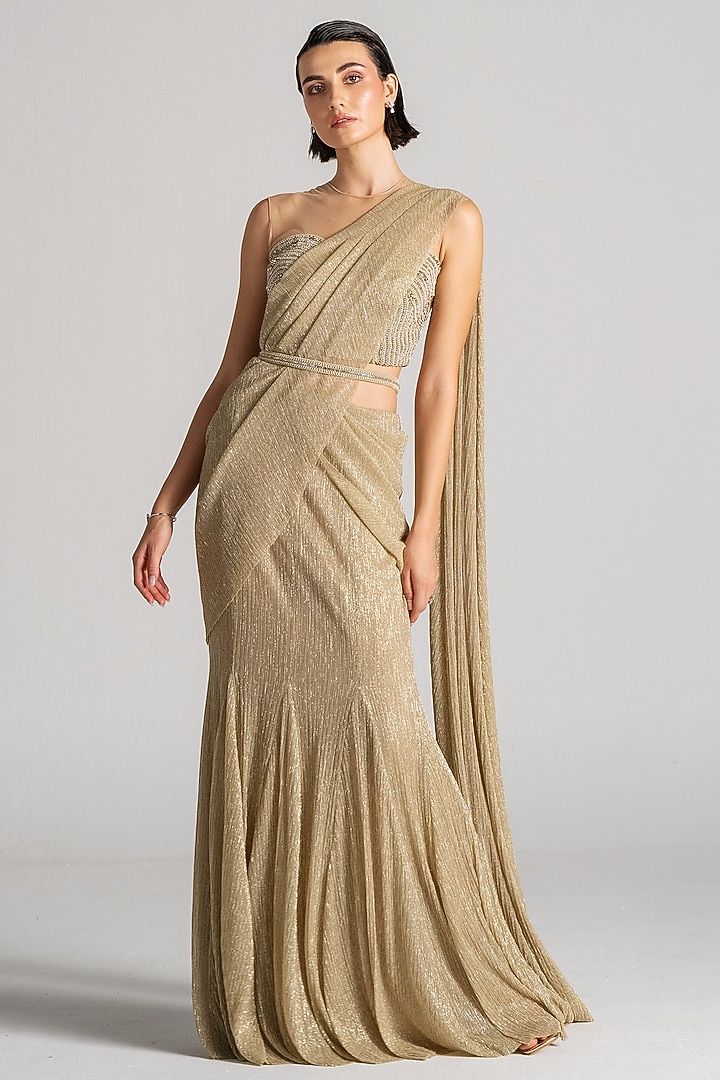 Gold Shimmer Fabric Mermaid Draped Reception Saree Set by Namrata Joshipura at Pernia's Pop Up Shop
