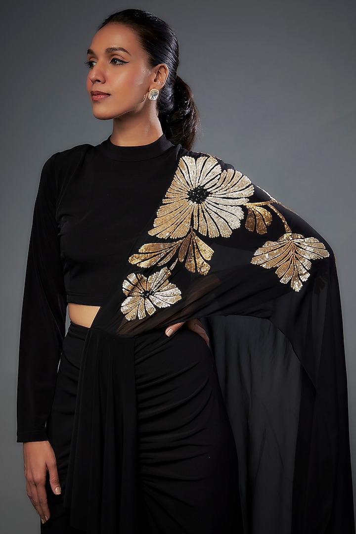 Black Jersey Draped Reception Saree Set by Namrata Joshipura at Pernia's Pop Up Shop