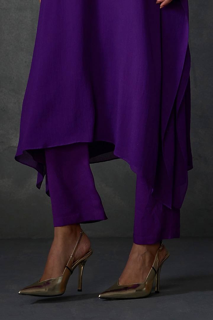 Purple Georgette Paisley Hand Embellished Kaftan Set by Namrata Joshipura at Pernia's Pop Up Shop