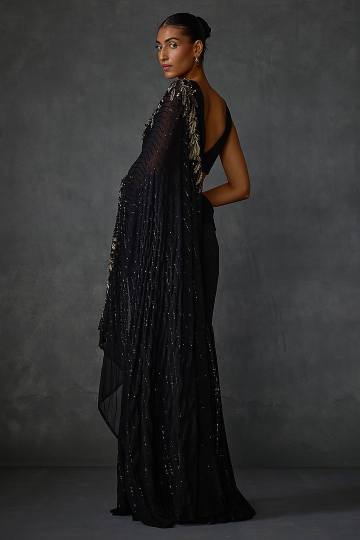 Black Jersey Fern Hand Embellished Draped Reception Saree Set by Namrata Joshipura at Pernia's Pop Up Shop