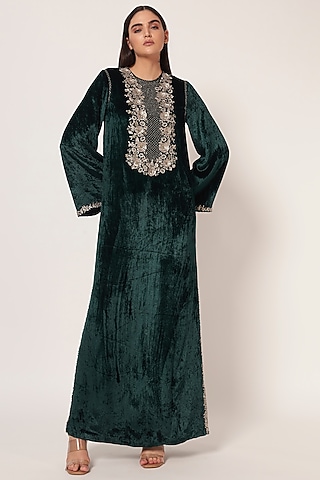 Hunter Green Velvet Kaftan by Namrata Joshipura