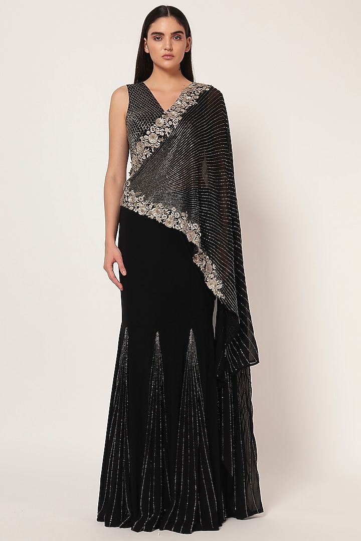 Black jersey Draped Reception Saree Set by Namrata Joshipura at Pernia's Pop Up Shop