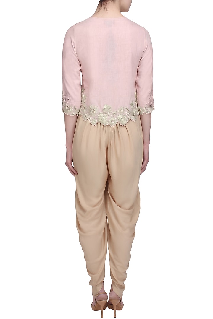 Namrata Joshipura presents Light pink trellis blouse available only at Pernia's Pop Up Shop.