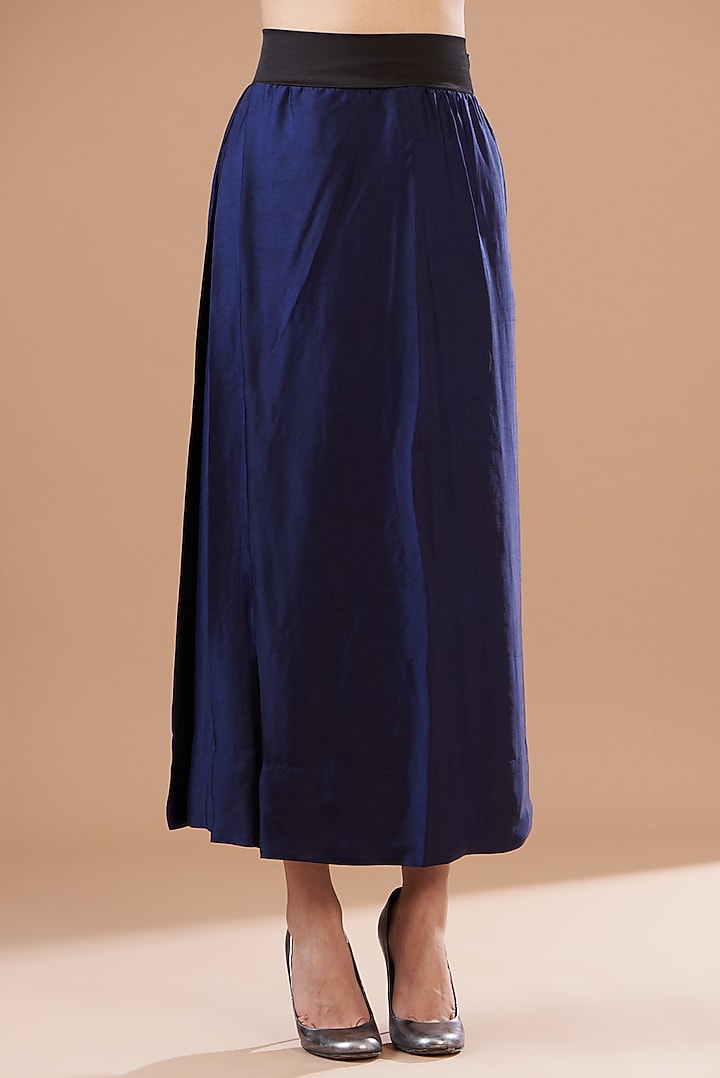 Red Satin Embroidered Kurta Set by Nupur Kanoi at Pernia's Pop Up Shop