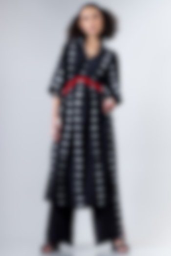 Black Crepe Tied & Dyed Gathered Kaftan Set by Nupur Kanoi at Pernia's Pop Up Shop