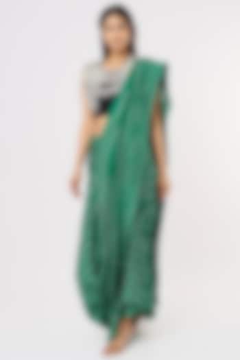 Green Crepe Bandhani Printed Pre-Draped Saree Set by Nupur Kanoi