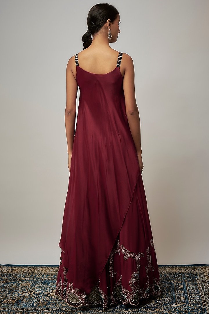 Burgundy Silk Hand Embroidered Wedding Lehenga Set by Nupur Kanoi at Pernia's Pop Up Shop
