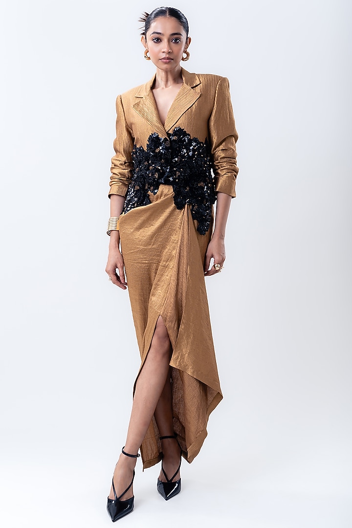 Gold Banarasi Silk Skirt Set by Nupur Kanoi at Pernia's Pop Up Shop