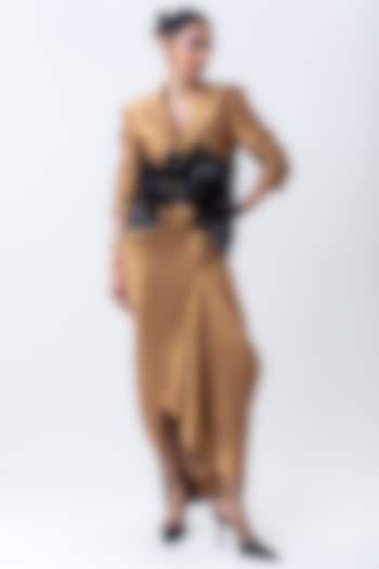 Gold Banarasi Silk Skirt Set by Nupur Kanoi at Pernia's Pop Up Shop