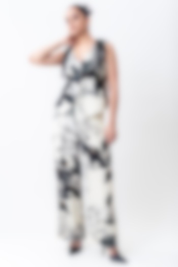 Off-White Chiffon & Crepe Printed Pant Set by Nupur Kanoi at Pernia's Pop Up Shop