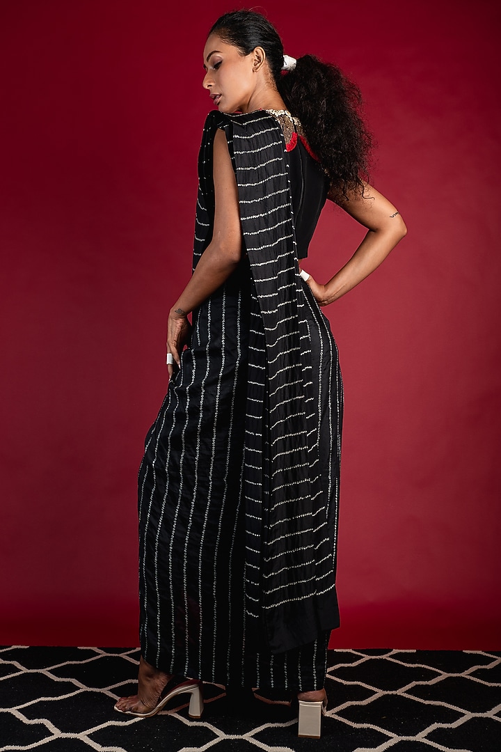 Black Bandhani Printed Cowl Wedding Saree Set by Nupur Kanoi at Pernia's Pop Up Shop