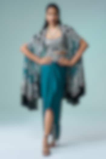 Teal Crepe Hand Embroidered Cape Set by Nupur Kanoi at Pernia's Pop Up Shop