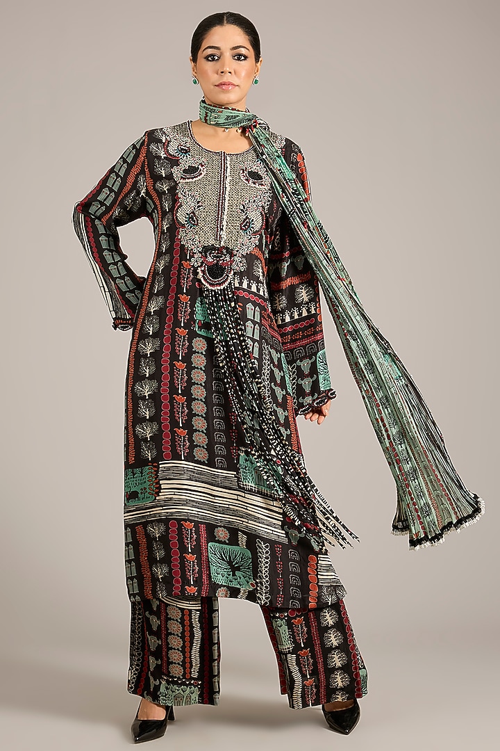 Black Crepe Printed Kurta Set by Nupur Kanoi at Pernia's Pop Up Shop
