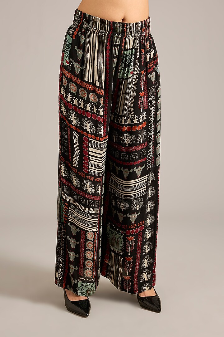 Black Crepe Printed Kurta Set by Nupur Kanoi at Pernia's Pop Up Shop