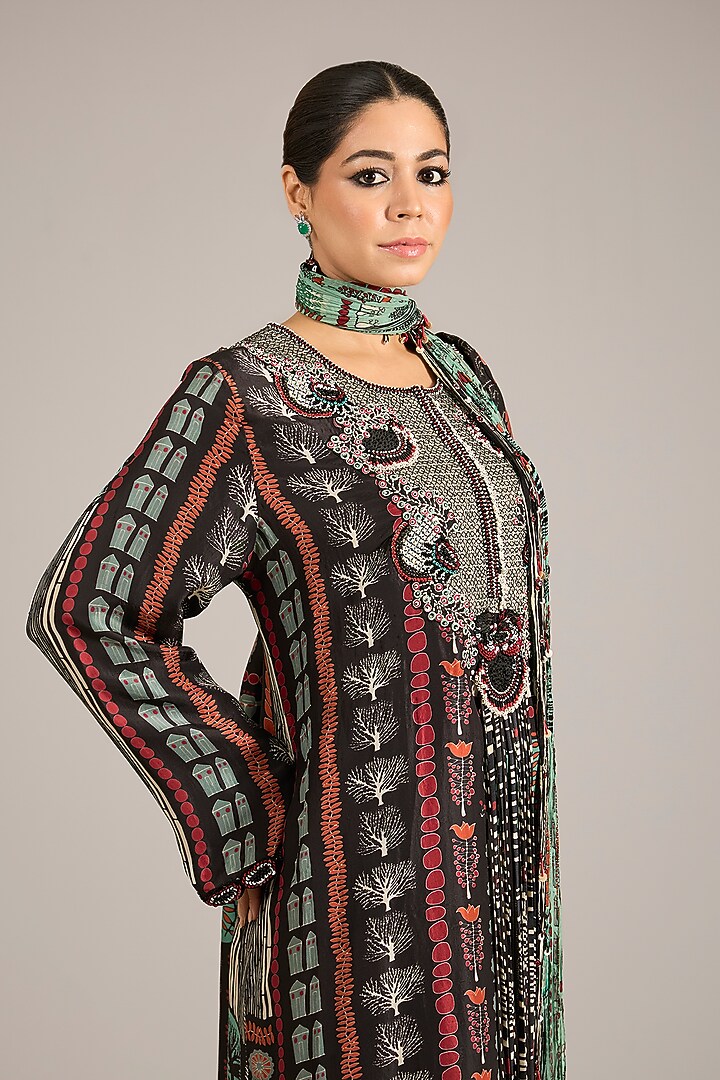 Black Crepe Printed Kurta Set by Nupur Kanoi at Pernia's Pop Up Shop
