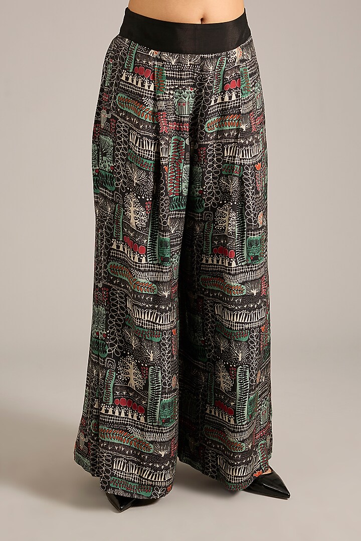 Off-White Crepe Printed Kurta Set by Nupur Kanoi at Pernia's Pop Up Shop