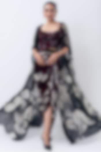 Black Chiffon & Crepe Printed Cape Set by Nupur Kanoi at Pernia's Pop Up Shop