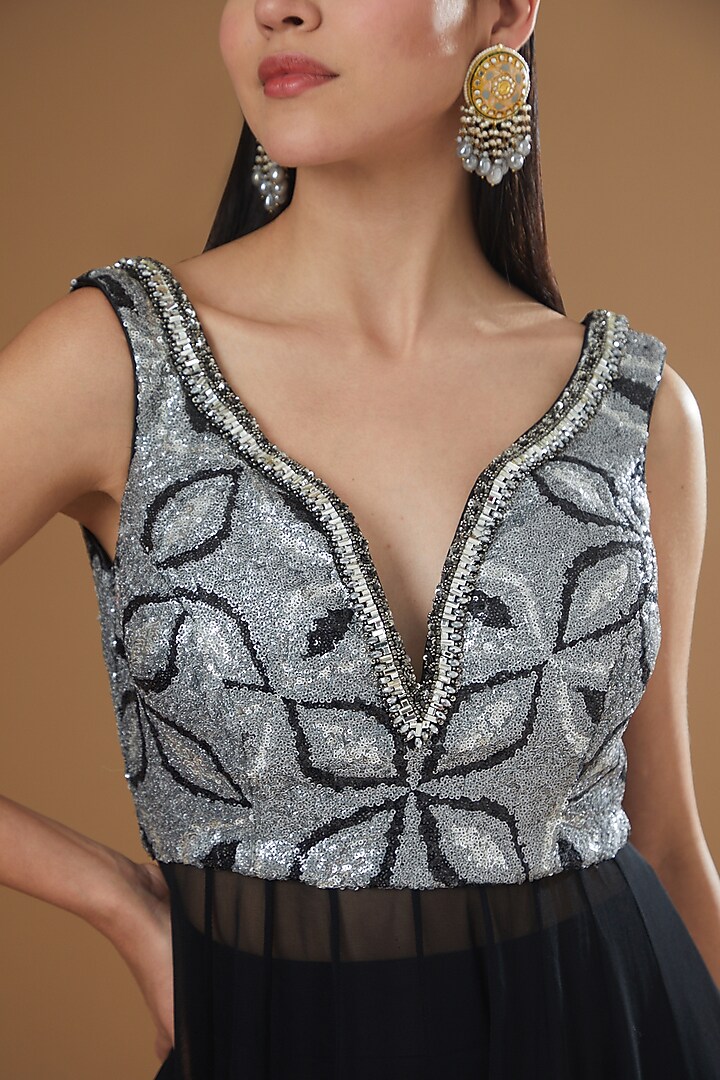 Black Georgette Embroidered Asymmetrical Kurta Set by NITIKA GUJRAL at Pernia's Pop Up Shop
