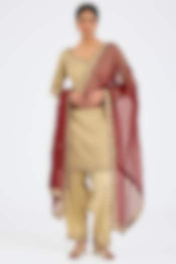 Gold Tissue Zari Hand & Machine Embroidered Kurta Set by NITIKA GUJRAL at Pernia's Pop Up Shop