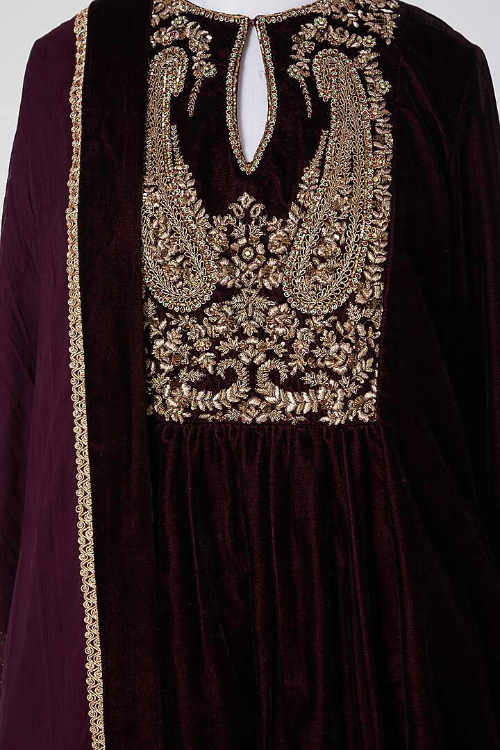 Maroon Polyester Zardosi Embroidered Kurta Set by NITIKA GUJRAL at Pernia's Pop Up Shop