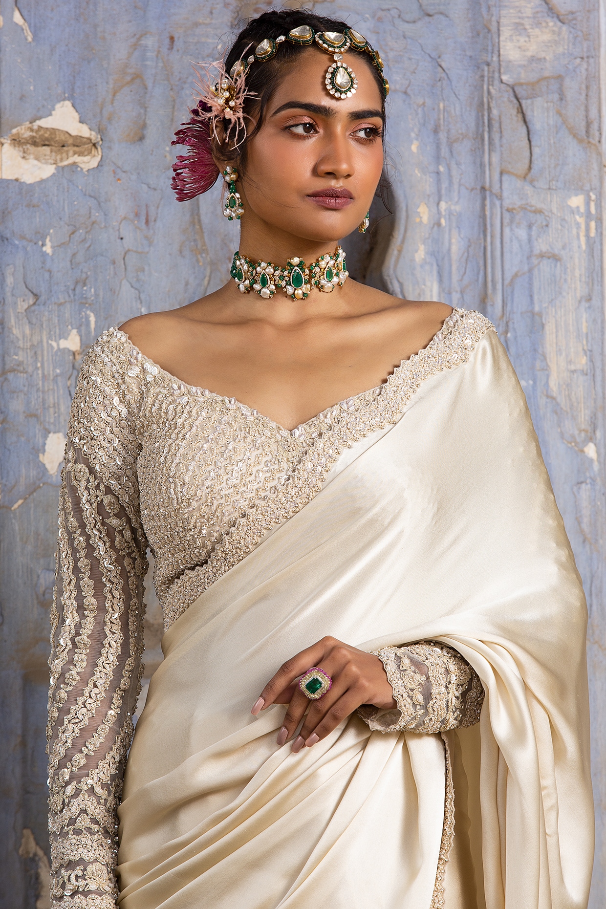 Matching jewellery for off clearance white saree